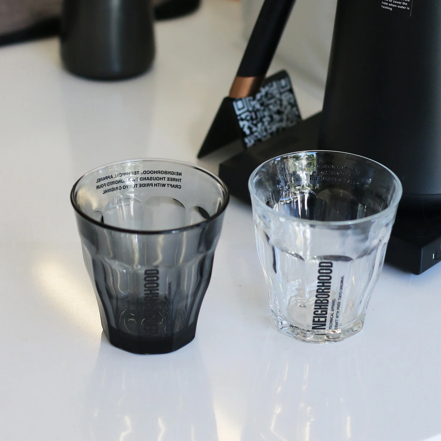 Hitzebeständiger Wasserbecher aus gehärtetem Glas, transparent, Bla ey, 250 ml, Kaffeetasse NBHD, trendige Marke, kreativer Buchstabe, japanischer Sle