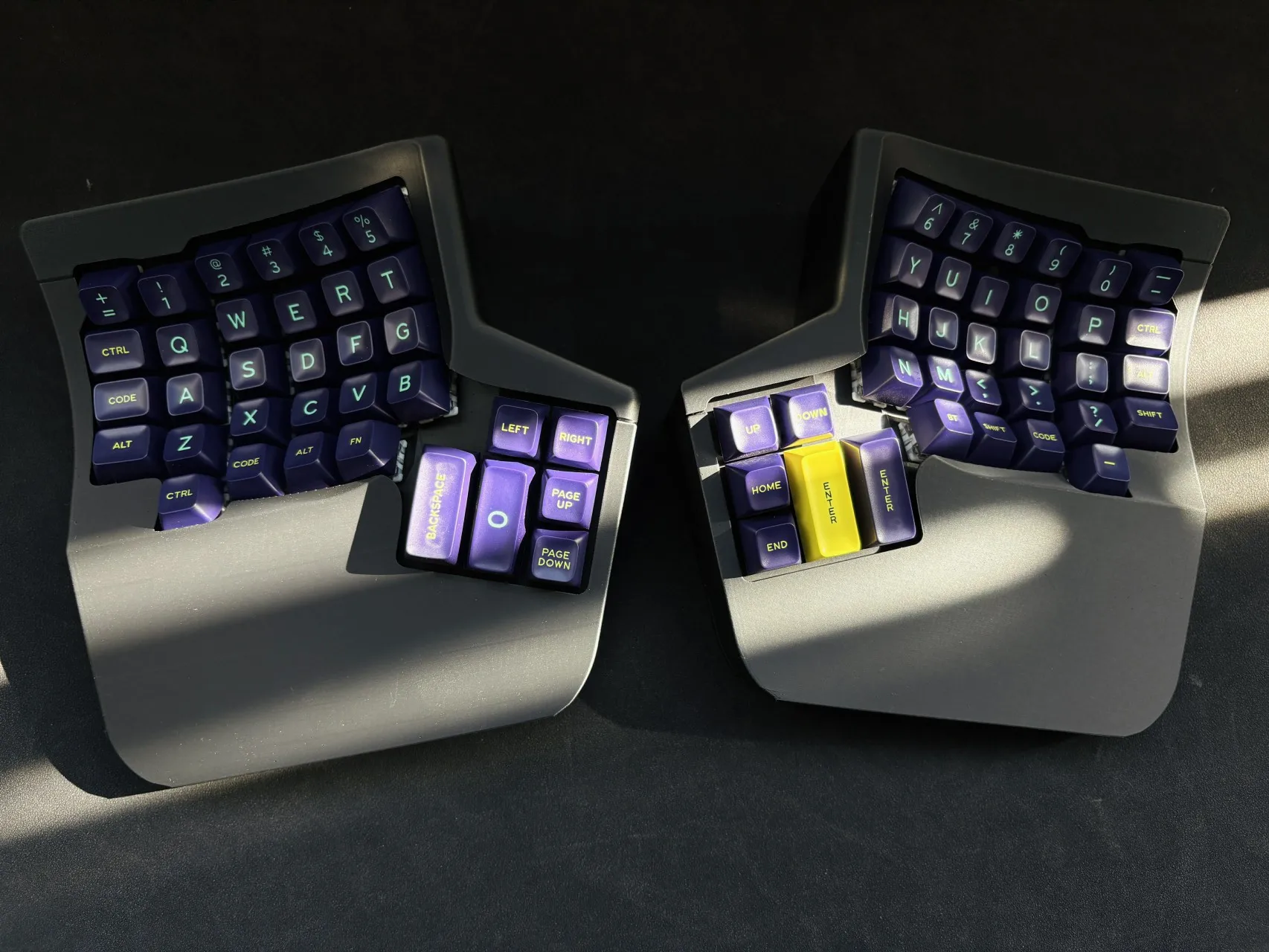 Kinesis360 منحني سبليت لوحة المفاتيح عدة مخصصة 2.4G دونغل قارورة لاسلكية ميزة سبليت لوحة المفاتيح الميكانيكية Hotswap لعبة لوحة المفاتيح