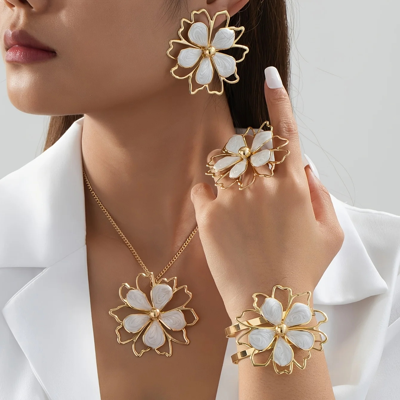 5pcs Bohemian Hollow Floral Jewelry Set, includes earrings, ring, necklace & bracelet. For daily wear, weddings and gifting.