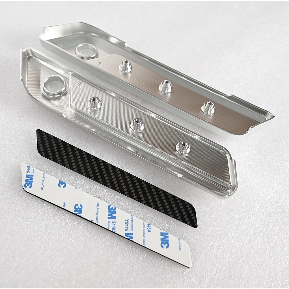 Moto Colorato di Alluminio di CNC T6061 Bisaccia Cerniera Coperture di Chiusura e Riflettore In Fibra di Carbonio per Road King Special FLHRXS 2017-2024