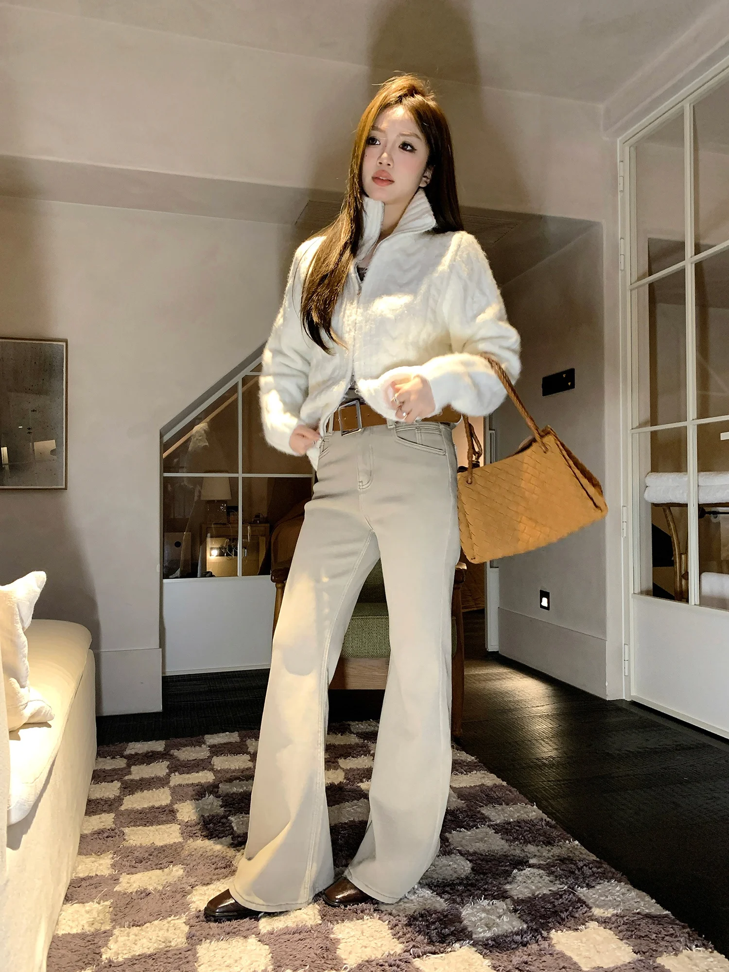 

High Waist Flared Jeans Women's Winter Warm Fleece Lined Coffee Color Straight Leg Trousers Commute Style Zipper Closure