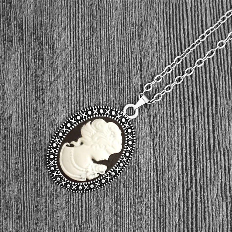 Oval Lady Queen Cameo Jewelry Set Antique Silver Plated Necklace Earrings Bracelet Fashion Jewelry TS419