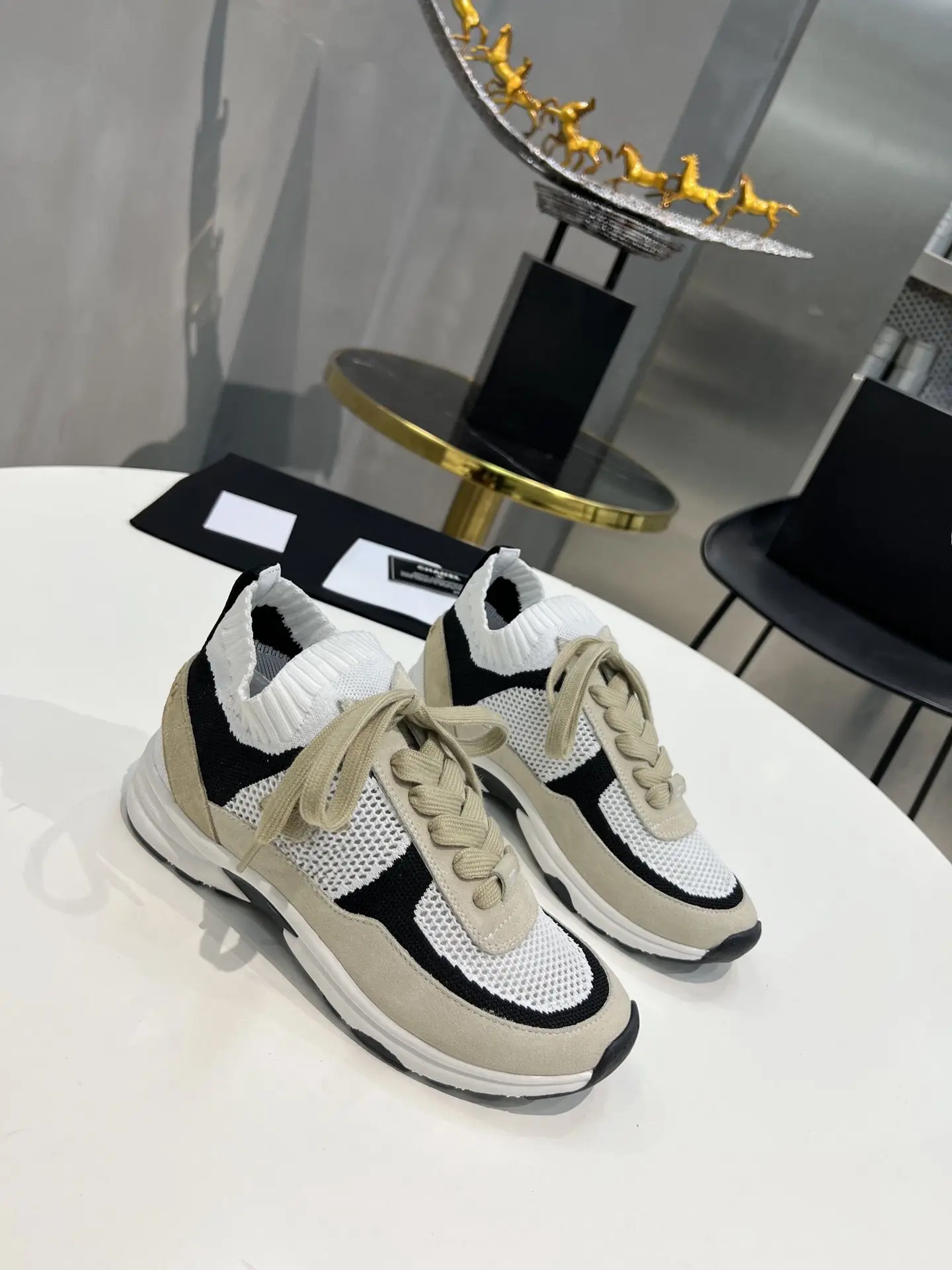 Simple Solid Color Unisex Low Cut Board Shoes Men Women Fashion Skate Sneakers Breathable Upper Non Slip Rubber Sole Casual Daily Footwear Lightweight Lace Up Shoes For Men Women Teen Streetwear