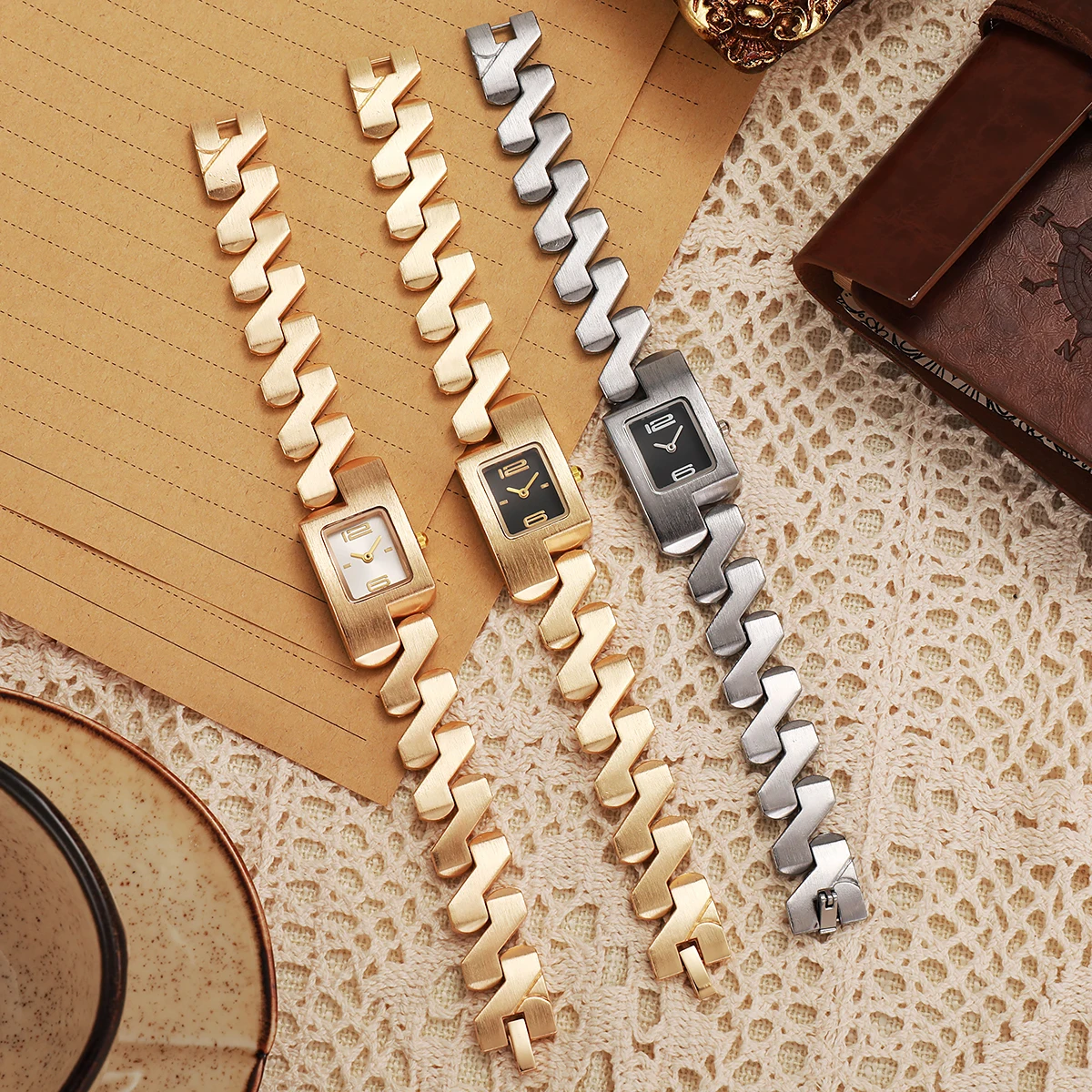 

1 шт./компл.; Женские модные квадратные часы со стальным ремешком для женщин; волнистые кривые модные часы с индивидуальным дизайном