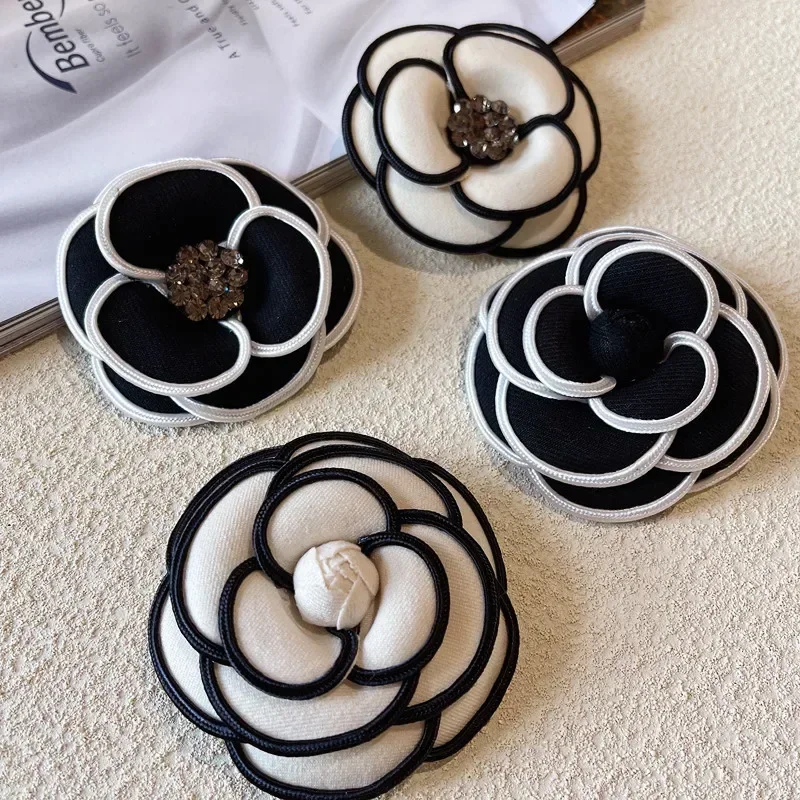 Women's New Camellia Flower Brooch Elegant Floral Collar French Clothing Accessories