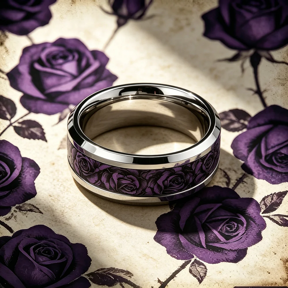 Romantischer Edelstahlring für Damen und Herren mit Dunkelvioletter und Schwarzer Rosenblütenmuster, Gotischer Blumen-Statement-Ehering, Schmuck – Detail 6