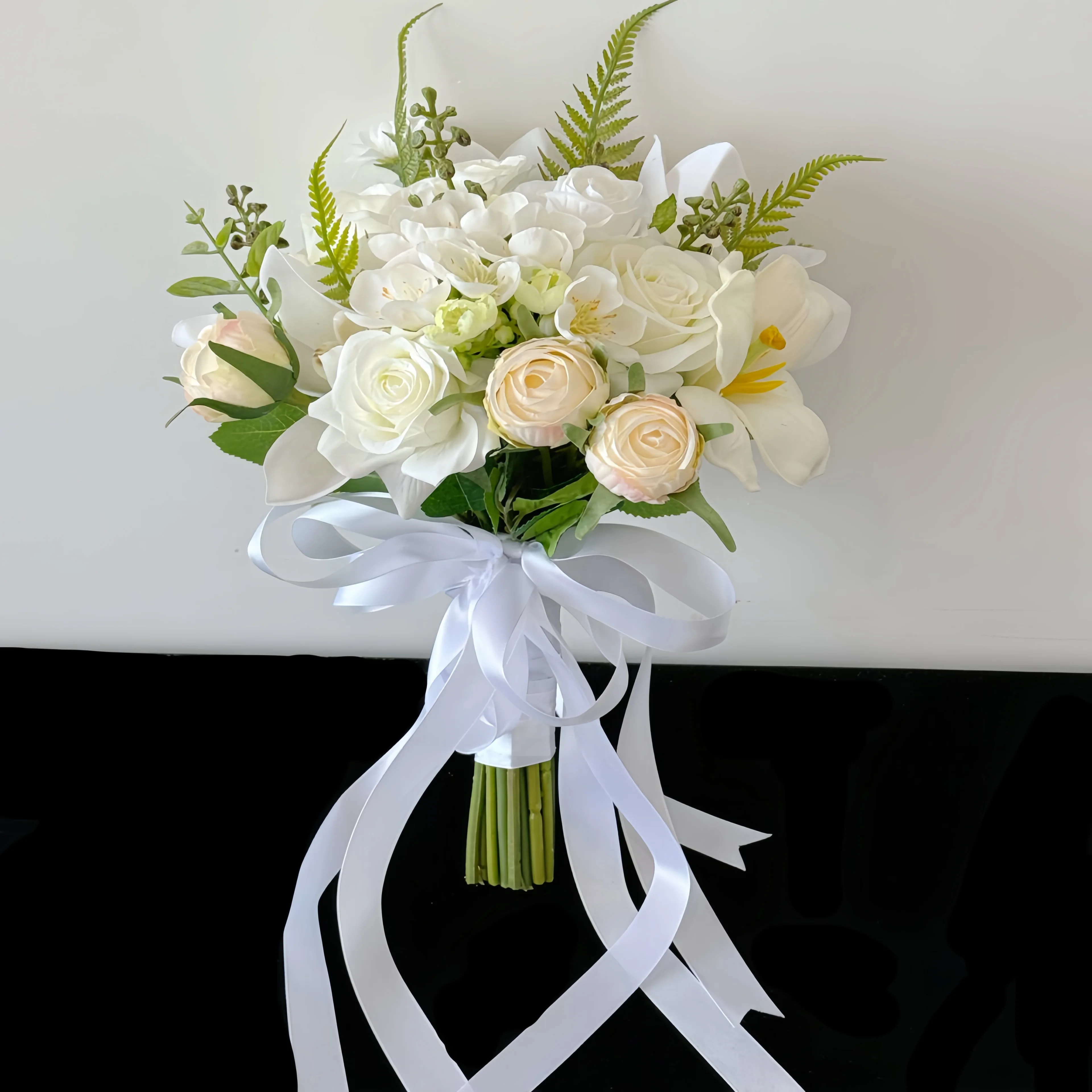 

White bouquet bridal wedding bouquet wedding simulation flower engagement certificate flower Korean wedding photo props