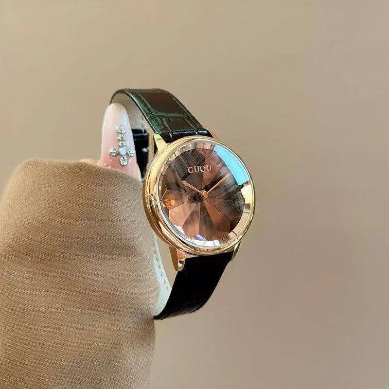 ساعة نسائية جديدة، أزياء على الطراز الكوري، ساعة نسائية عصرية وأنيقة مع حزام جلدي، هدية مثالية للنساء.