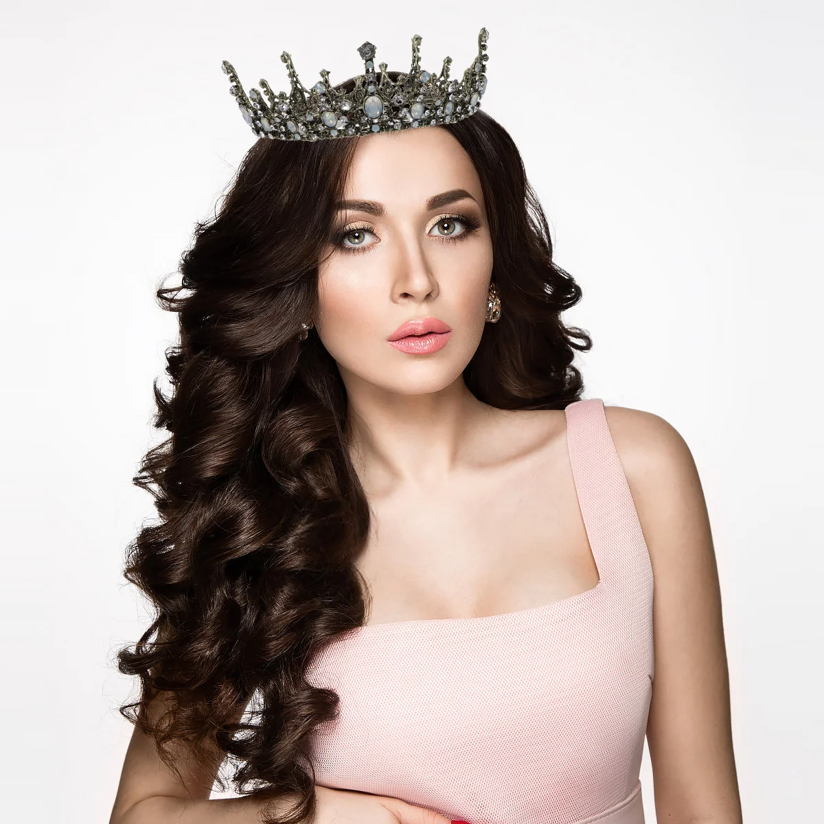 

Wedding Crown Bride Headdress Retro Baroque Design Women Crown Sparkling Hair Accessory for Bridal Shower Evening Party