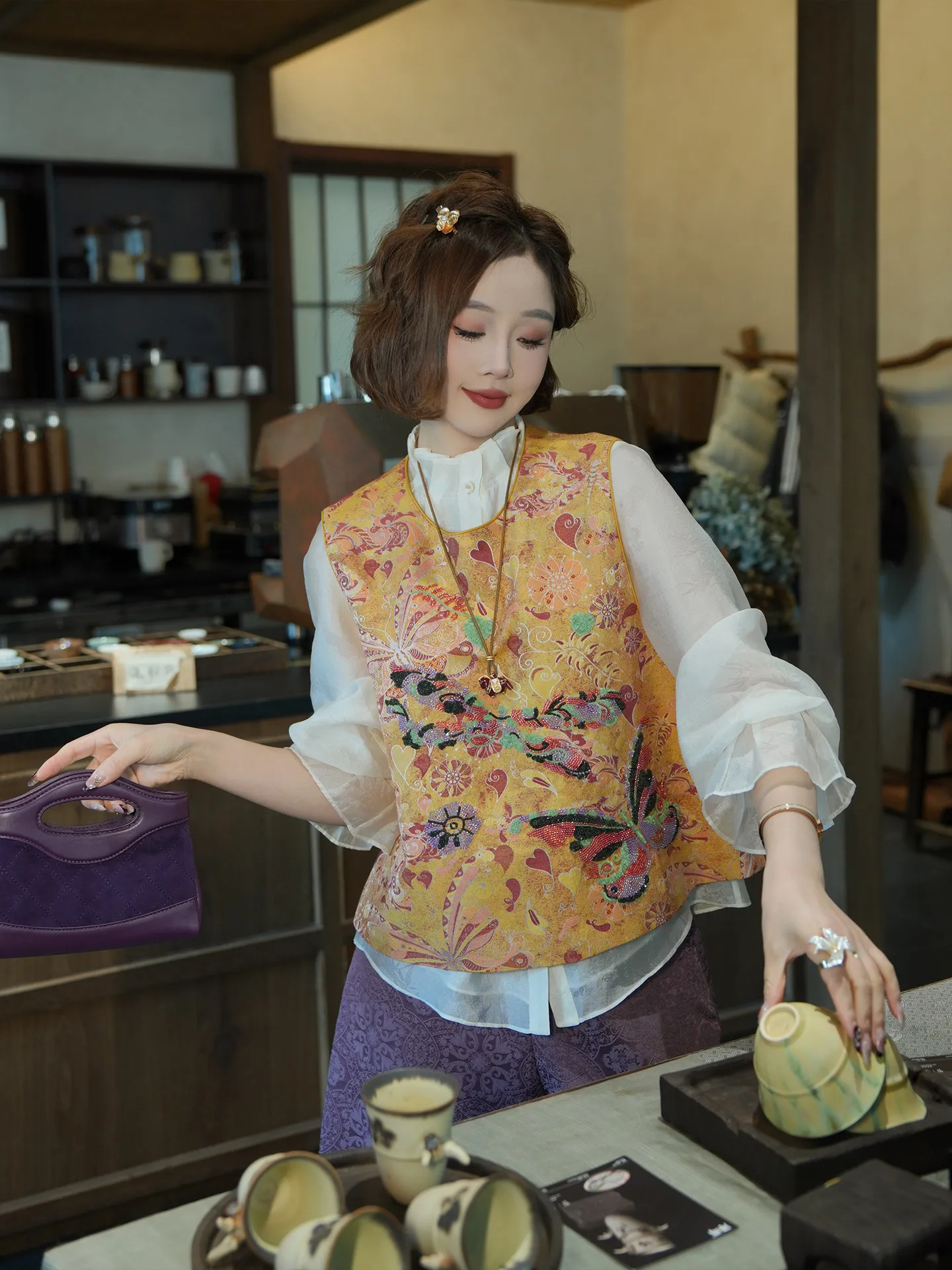 

Yolo Gold Embroidered Woolen Vest And Casual Straight Leg Pants Set Breathable Medium Weight Spring Fashion Ensemble