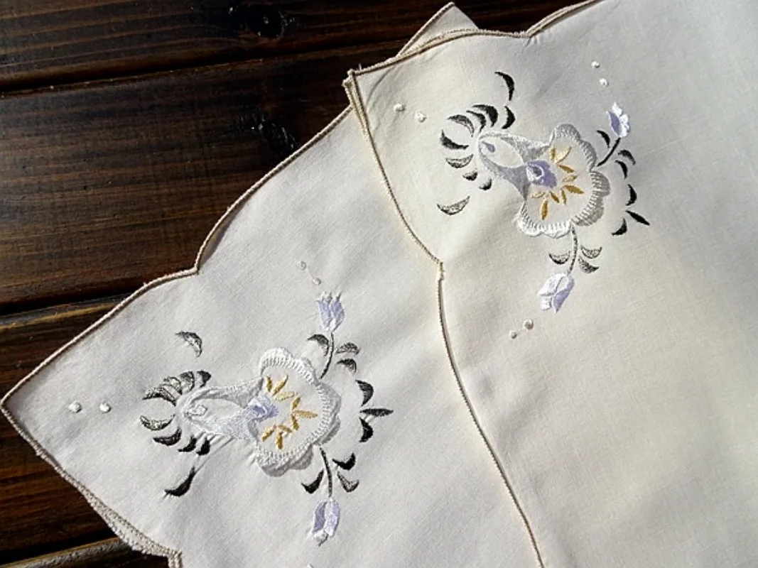 4 Pieces Cotton Hand -embroidered  42cm Retro American Rural Style Napkin Handkerchiefs