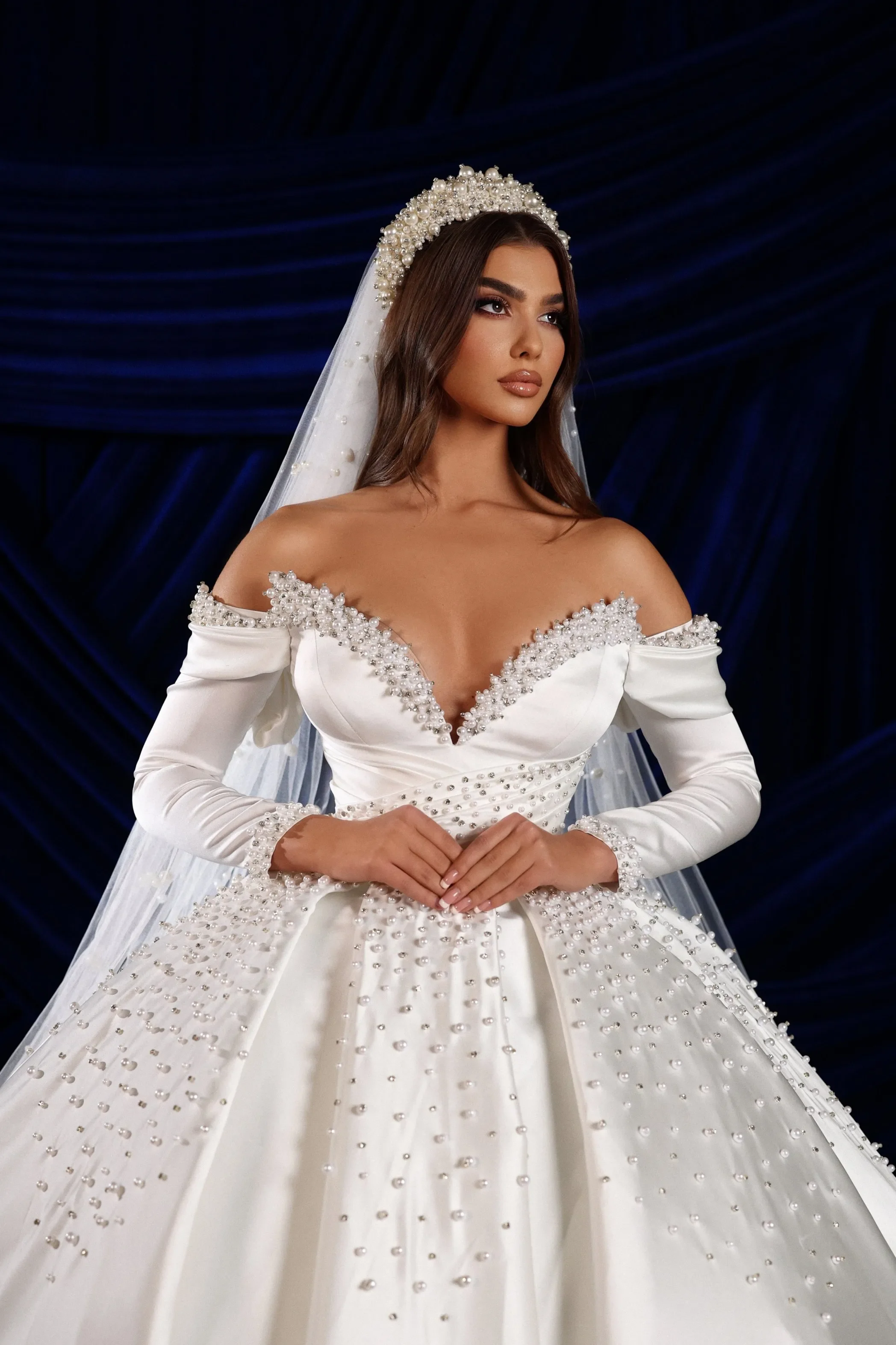 Aangepaste Arabische Glanzend Parels Baljurk Trouwjurk voor Bruid Robe De Marriage Land Satijn Lange Mouwen Bruidsjurken