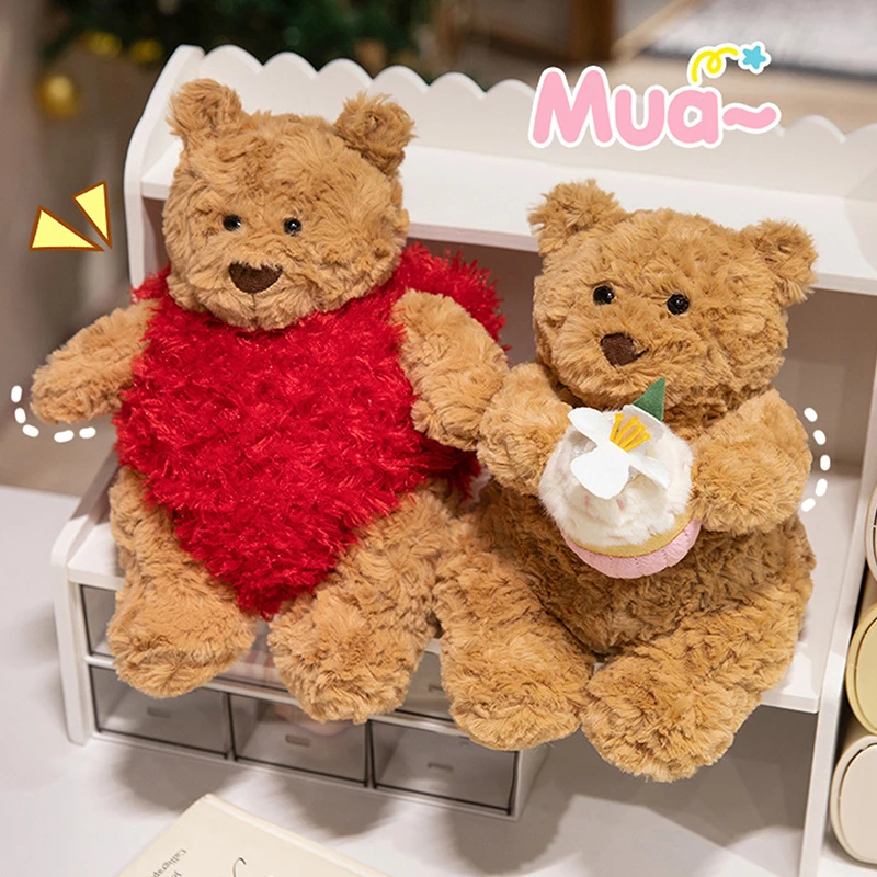 Poupée ours coeur dans un joli style de dessin animé ; Jouet en peluche idéal pour un compagnon apaisant pour enfant