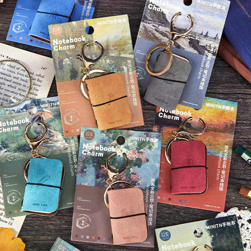 LLavero de PU de cuero suave, Mini mochila portátil para diario, cuaderno con dije, accesorio de almacenamiento de estilo literario