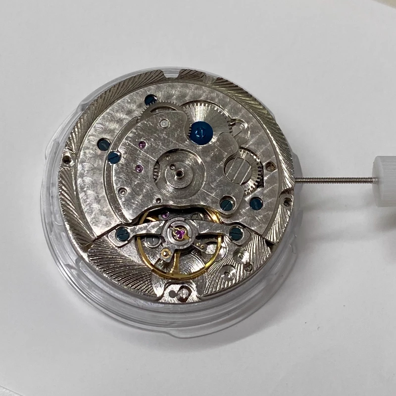 Multi functional automatic mechanical movement, two and a half touch jumping calendar with a small second hand at 9 o'clock