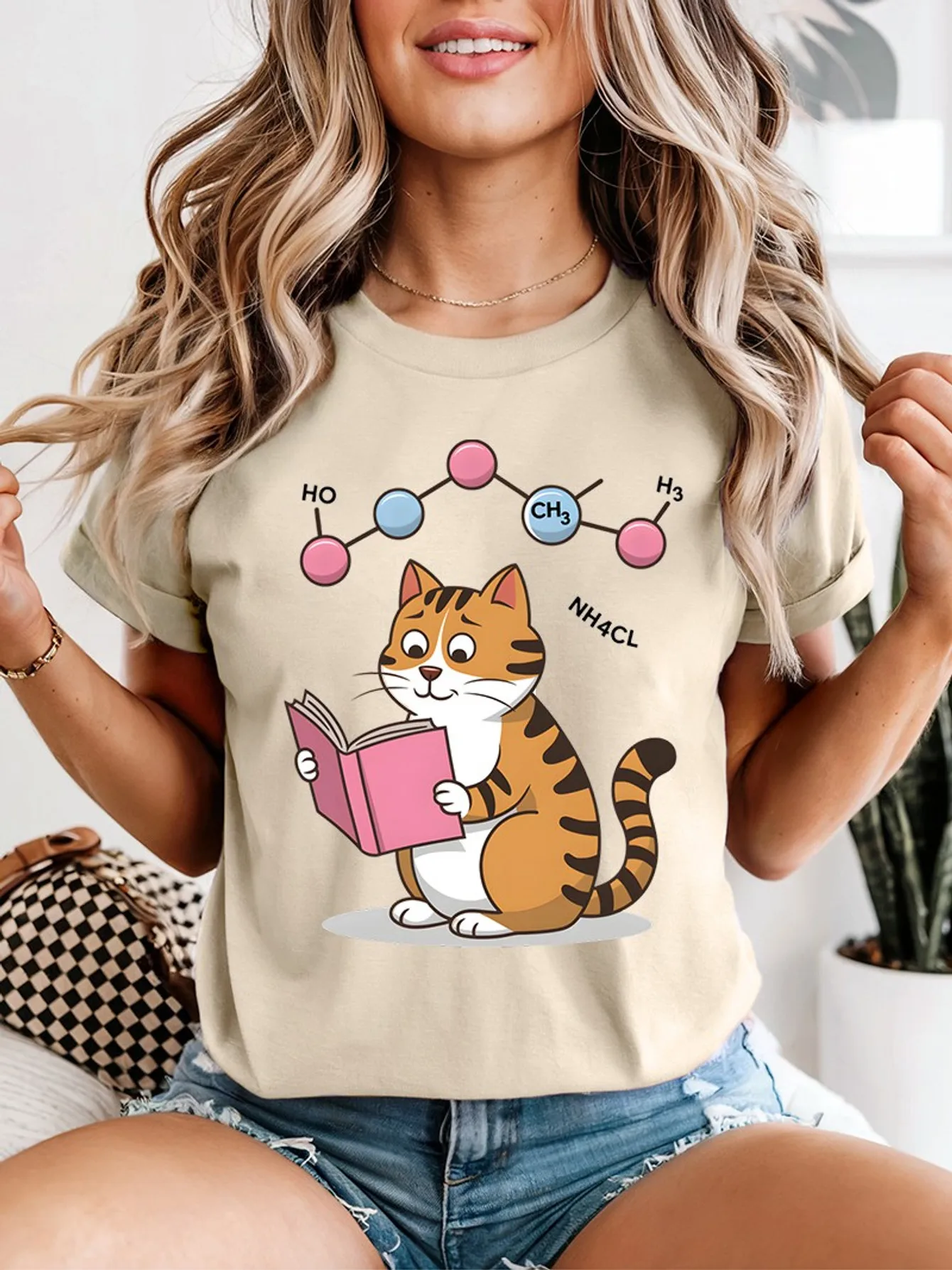 Cute Cartoon Tabby Cat Reading Book Chemistry Molecule Art Print Graphic Ladies T Shirt Short Sleeve Crew Neck Casual Tee Tops