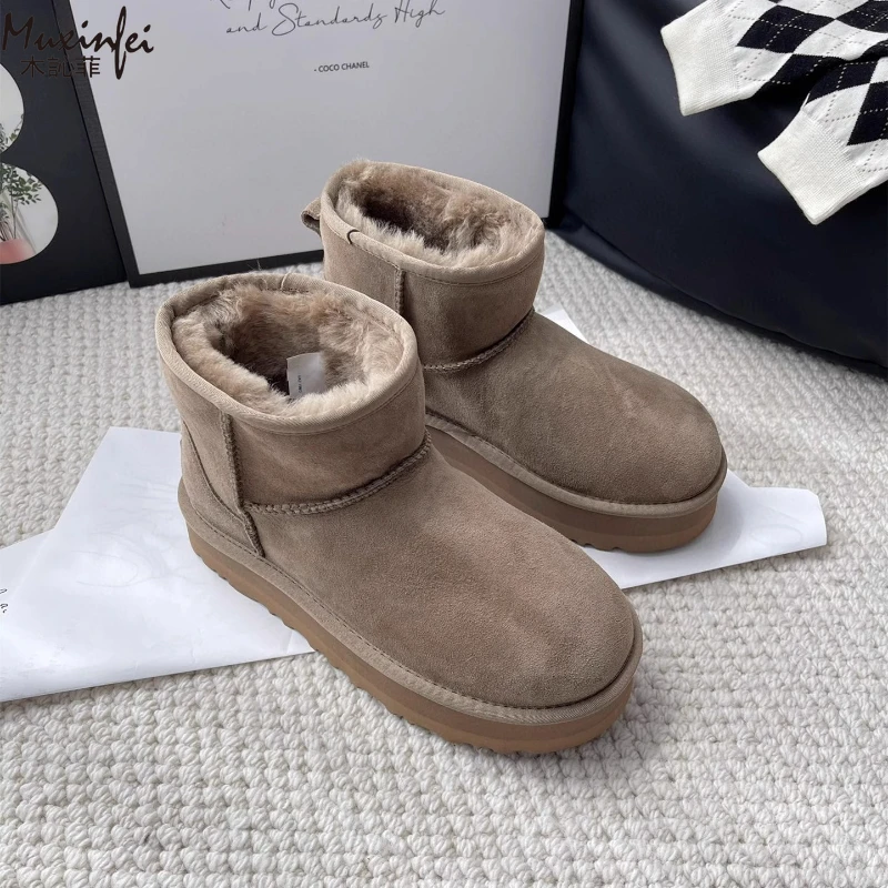 2026 Winter New Thick soled Classic Snow Boots Women's Fur Warm Short Boots Sheep Fur Integrated Cotton Shoes