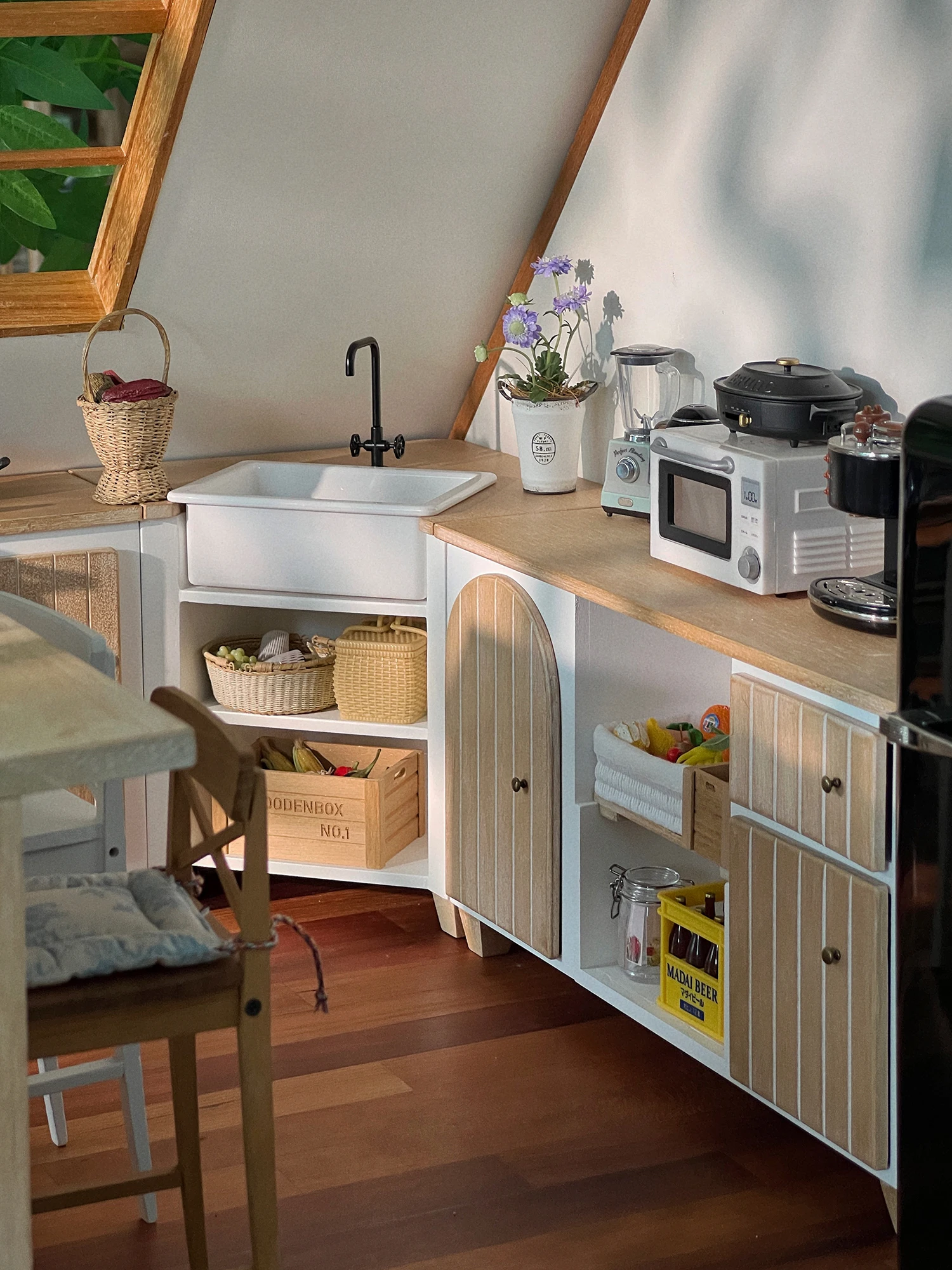 1/6 bjd ob11 miniatuur poppenhuismeubilair Minimodel een kast/ladekast met één deur