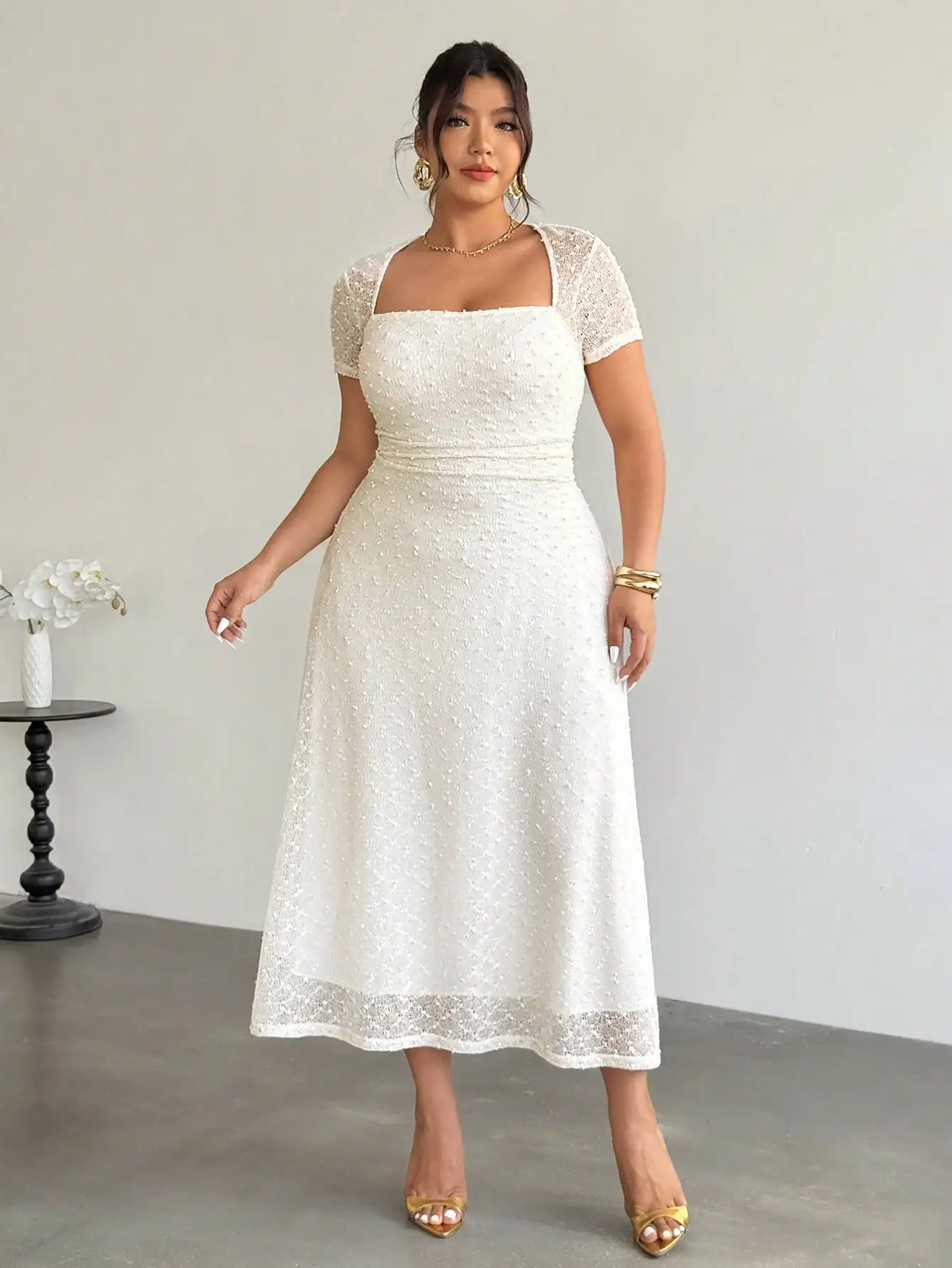 

Plus Size Women Elegant Lace A-Line Midi Dress With Square Neck Short Sleeve