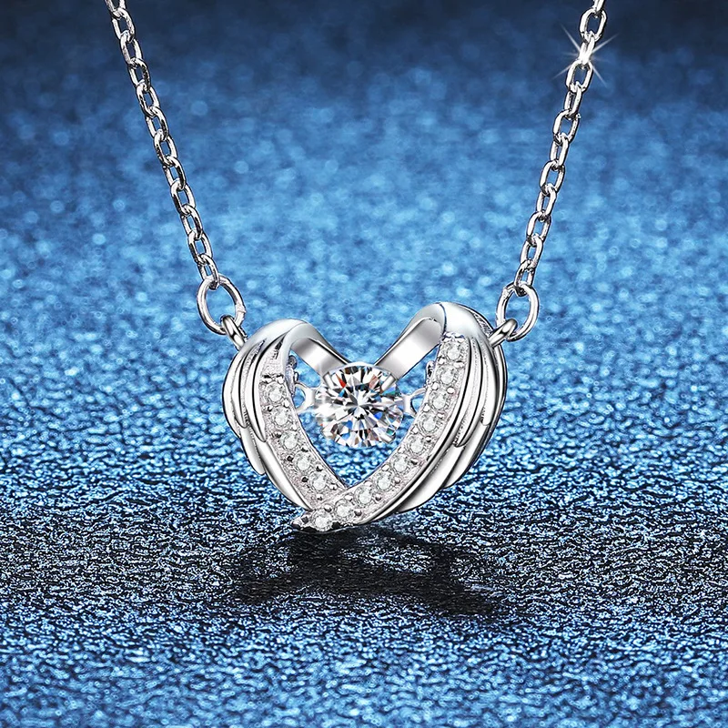 D Color Moissanite Necklace Light Luxury Guardian Wings Beating Heart Pendant 30 Points Silver Necklace Platinum PT950 Mark