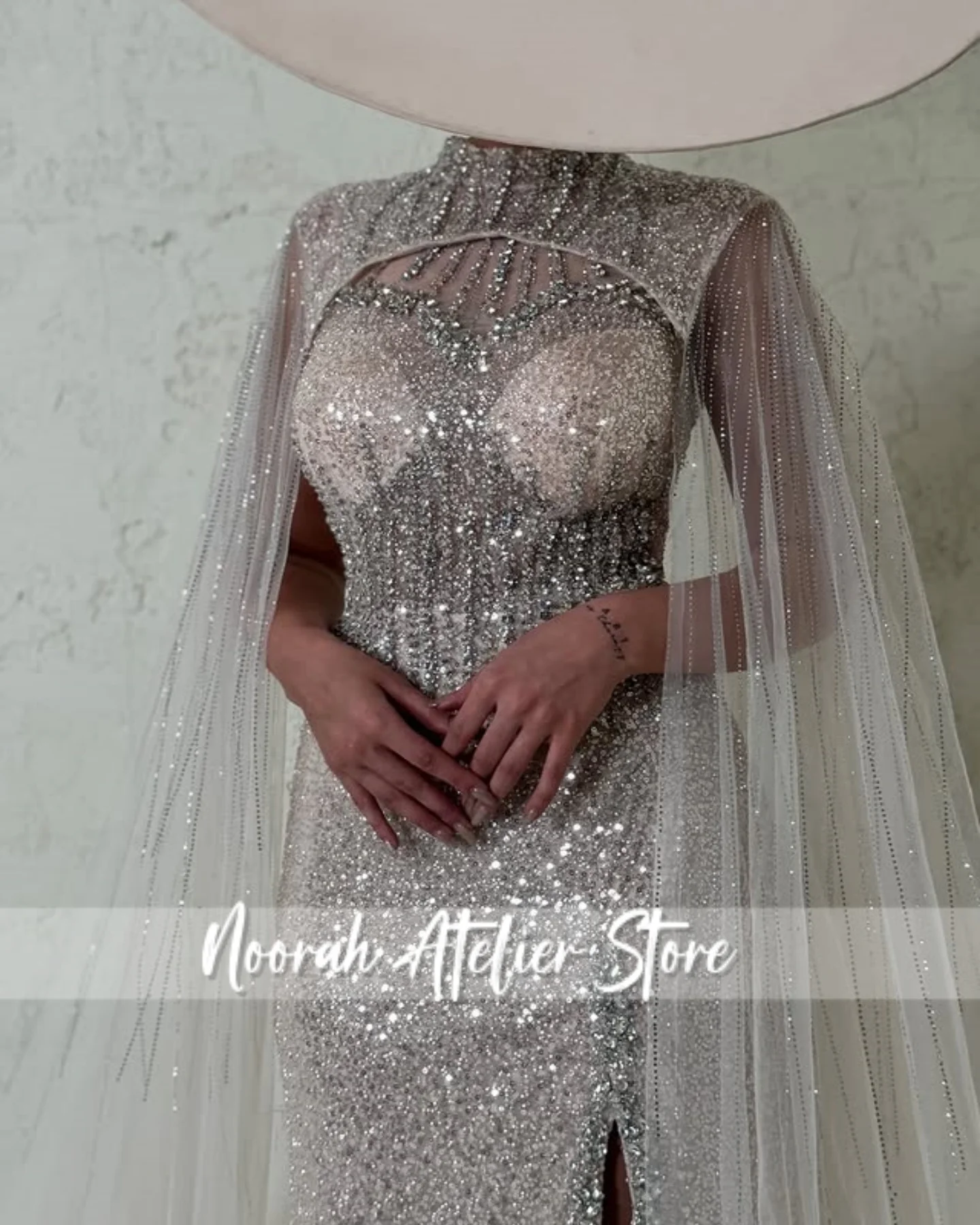 Sparkly H N Tulle แขนยาวซาอุดีอาระเบียชุดราตรีหรูหรา 2025 Slit ชุดแต่งงาน FBساتة ชุดราตรียาวที่กําหนดเอง