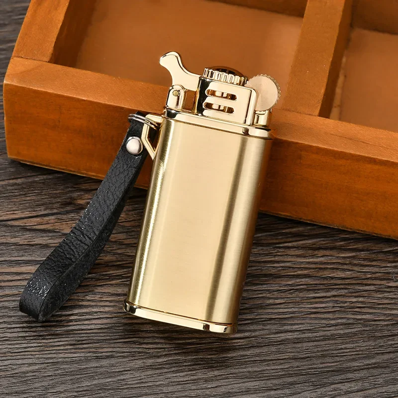 

Chief grinding wheel lighter retro retro personality creative men's portable cigarette lighter ignition tools wholesale.