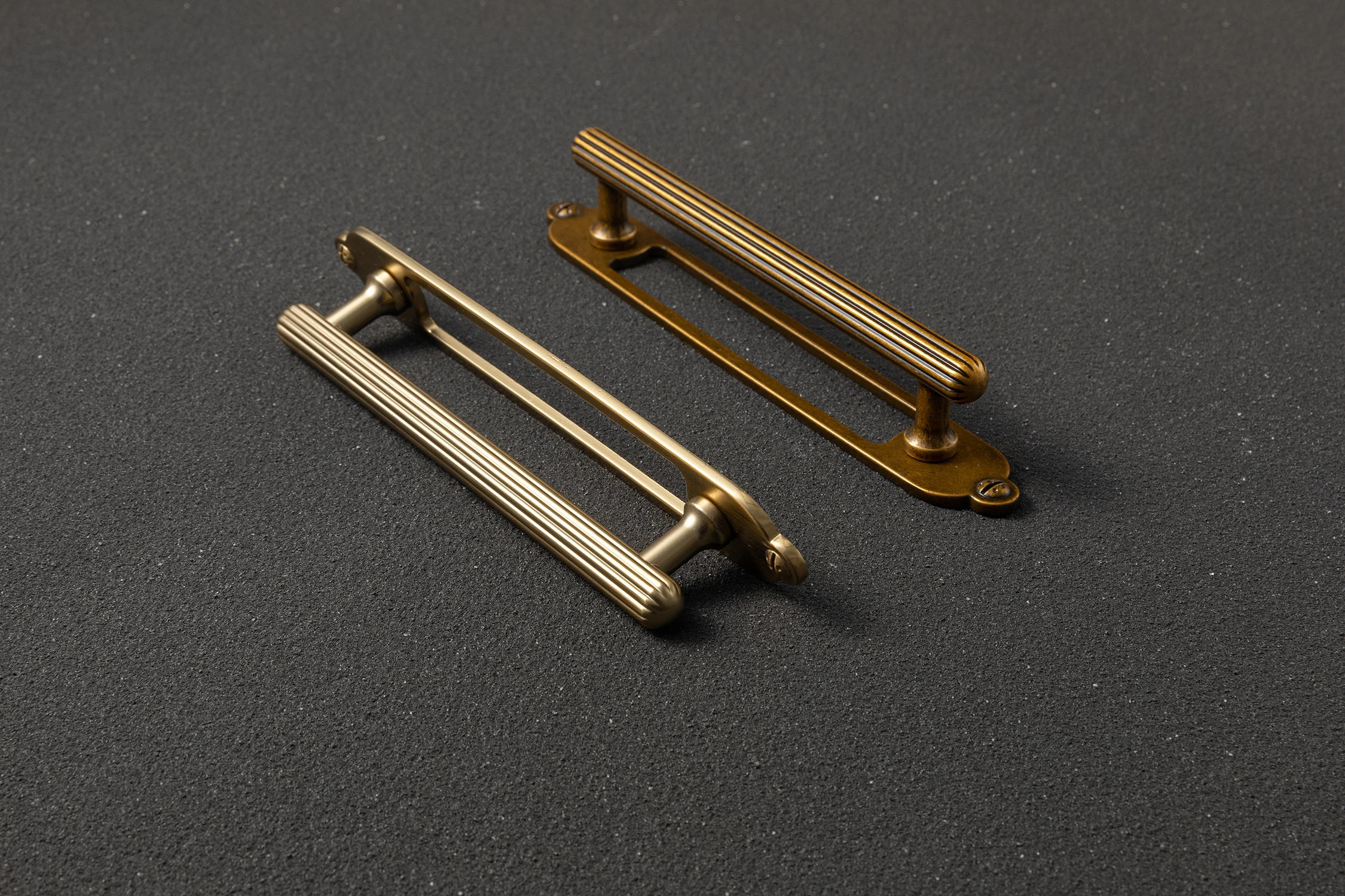 Goo-Ki ชุด 2 ชิ้น มือจับตู้ทอง - Furniture Hardware With Backplate บทวิจารณ์และราคา