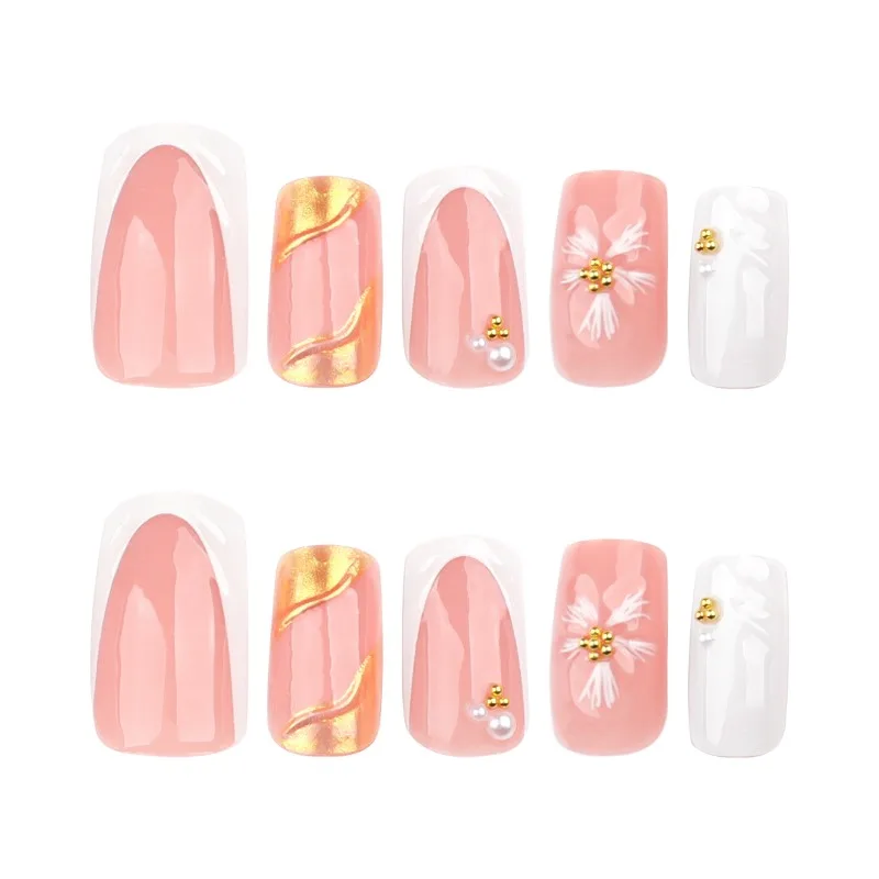 3D-zonnebloem met pantser Eenvoudige Franse stijl Gouden kleine ronde bal Verfraaid met witte nail art-stukken Kort vierkant pantser