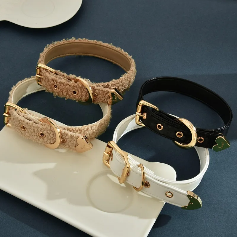 新しいレディースネックレス、ベルネックレス、ハート型のパンクサブカルチャーレザーネックレス、ロマンチックなベルト