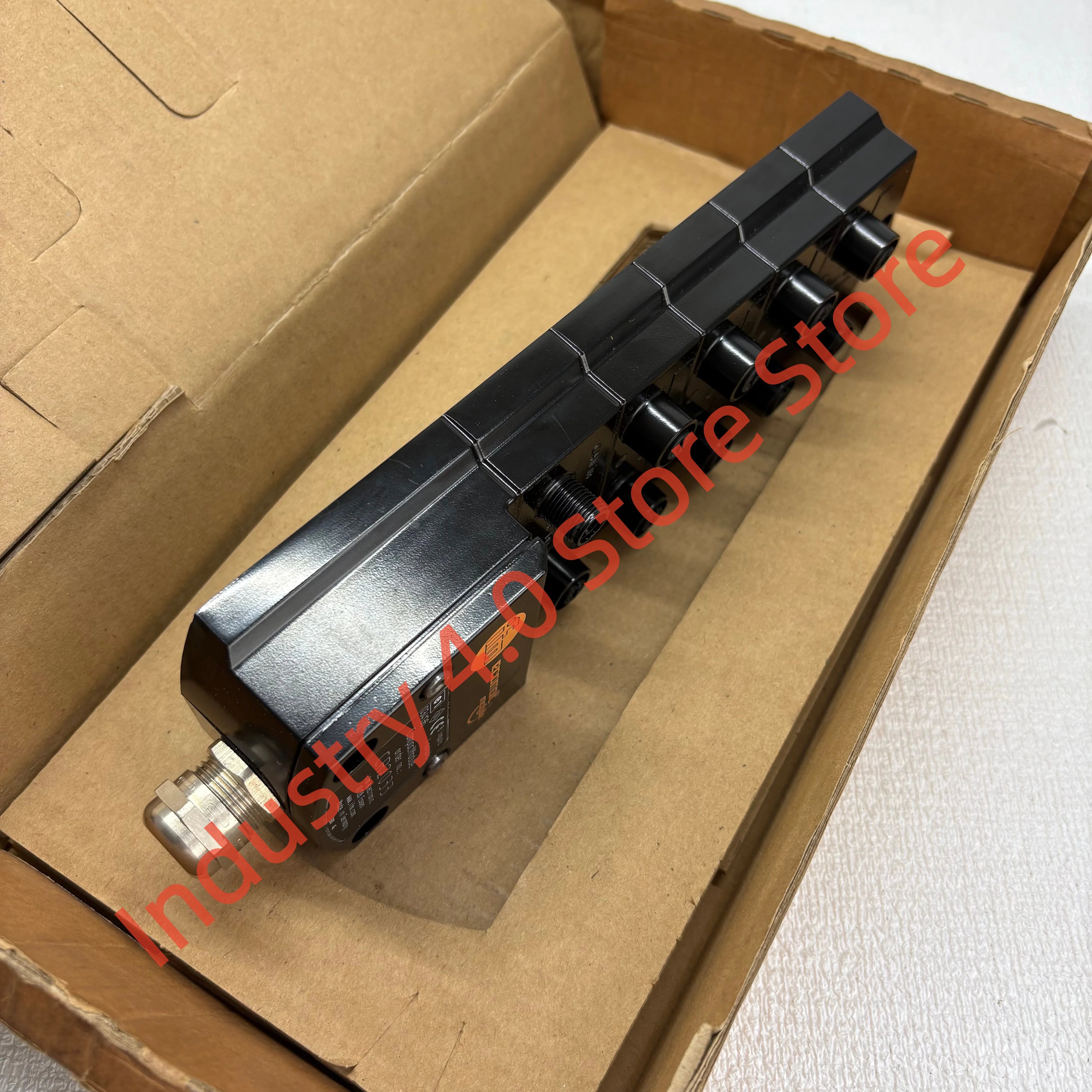 CR2033 R360/METAL-MODULE/I/8/O/4 module 100%NEW