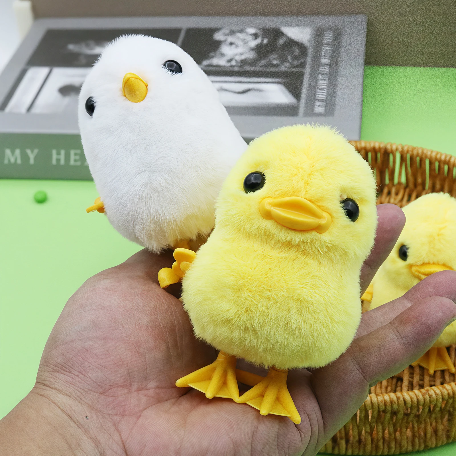 Ducks  and Jumping Chick Wind Up Toys , Plush Toys Fluffy Realistic Jumping Ducks , Suitable for Christmas and Birthday Gifts