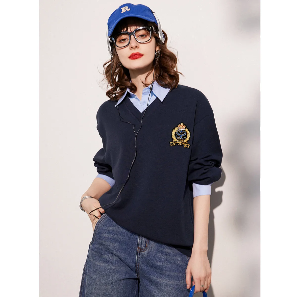 LOUIS YAO 2024  Age-reducing Shirt Collar Fake Two-piece College Style Embroidered Logo Long-sleeved Women\'s Sweatshirt