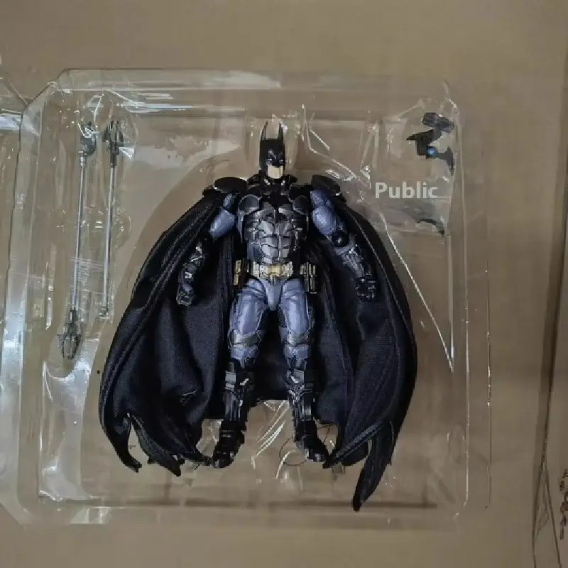 

Kaiyodo Amazing Yamaguchi Factory Revoltech Batman Arkham Knight Ver Movie Action Figures Collection Ko Model Toy Doll Boys Gift