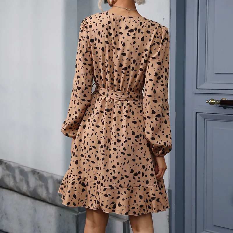 

Women's Dress 2025 Autumn New Retro Date Light Mature Style Waist Cinched V-Neck Leopard Print Dress Temperament Commuting Dress