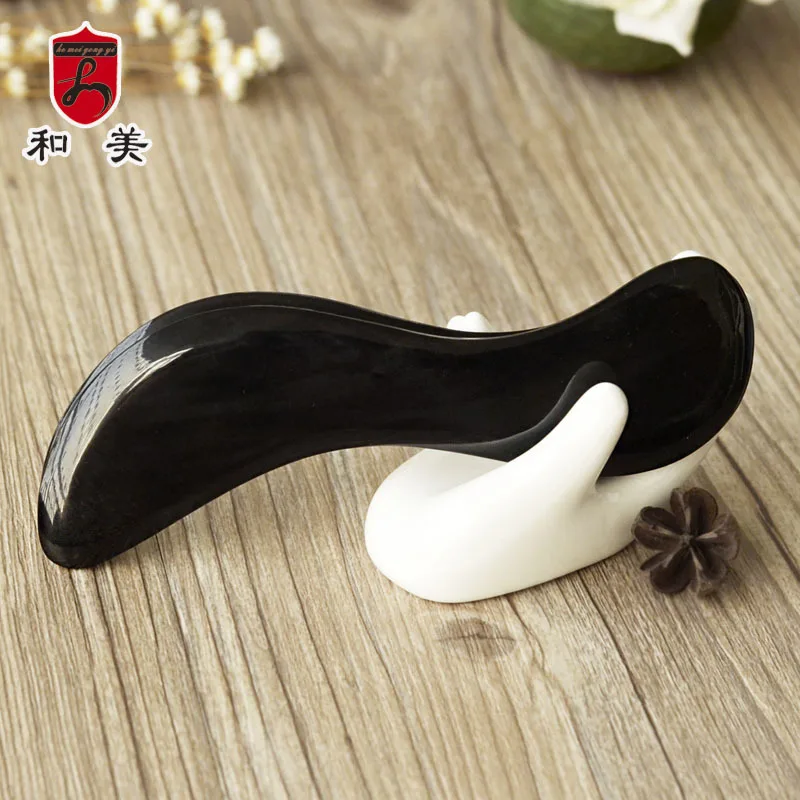 Factory in Stock and Beautiful Black Buffalo Horn Scrapping Plate 14cmSType Facial Acupuncture Scrapping Plate Wholesale