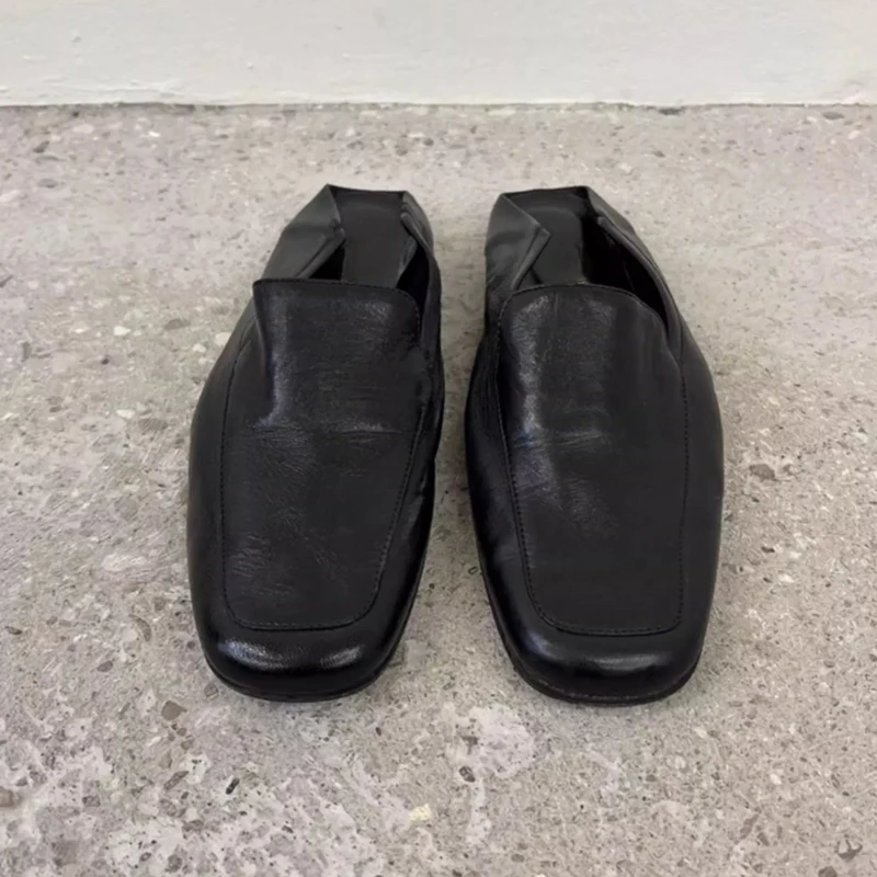 2026 Men's Black Square Toe Slip On Closed-Toe Slippers Square Toe Flat Loafers Casual Mules Shoes for Men Daily Wear