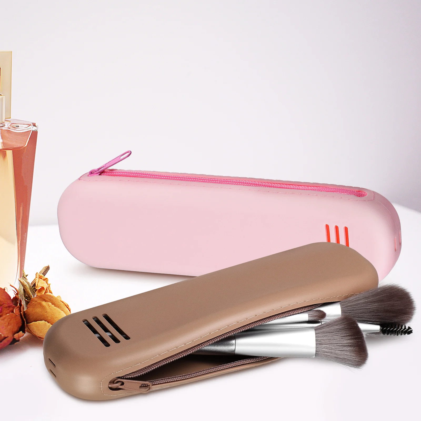 2 個のポータブルシリコンメイクブラシバッグ大容量再利用可能な収納ポーチ旅行出張用ブラシオーガナイザー