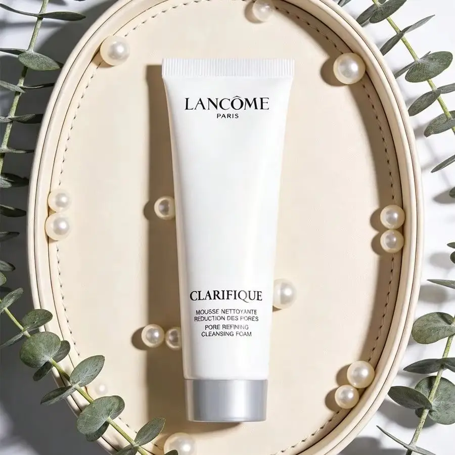 Espuma Limpiadora Facial Aclarante y Iluminadora Lancôme de 50 ml, Tamaño Viaje, Doble Función como Desmaquillante