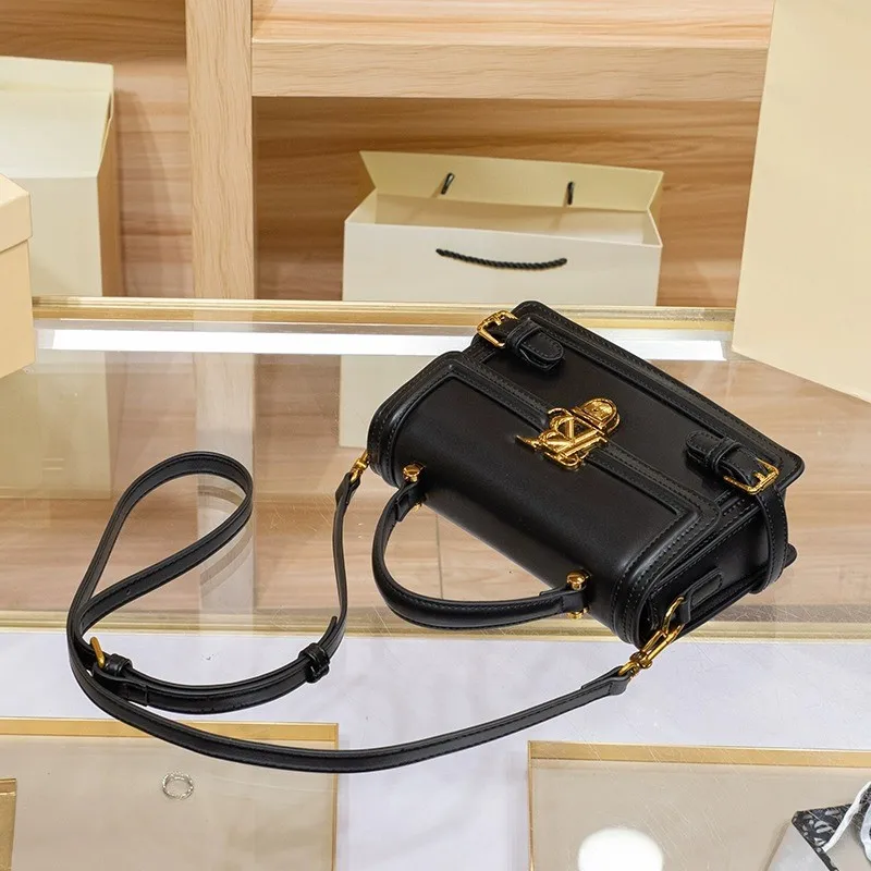 Luxury Women\'s Genuine Leather Handheld Small Square Bag with Advanced Texture Retro Bag 2024 New Designer One Shoulder Crossbod