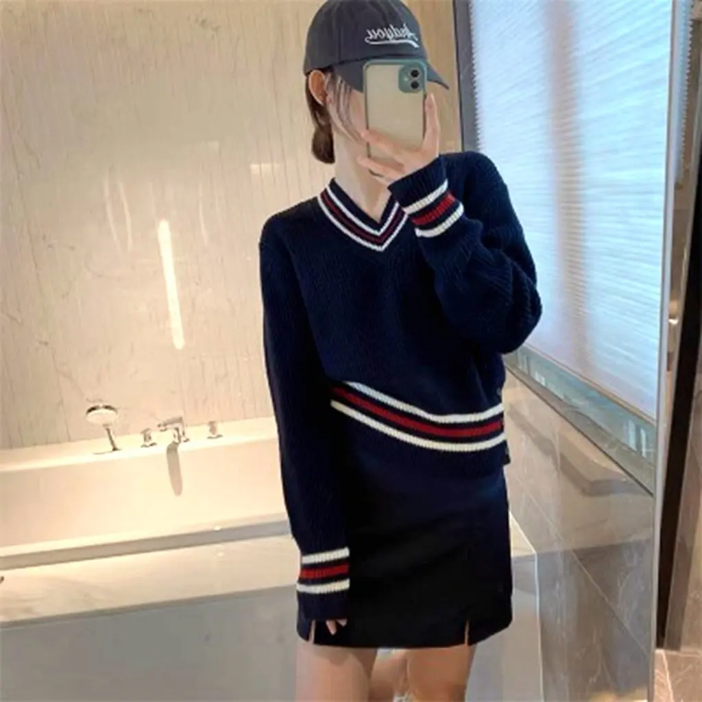 

Women's Casual Style Pullover Knitted Sweater Long Sleeve All-Matching Top for Spring Autumn And Winter College Fashion