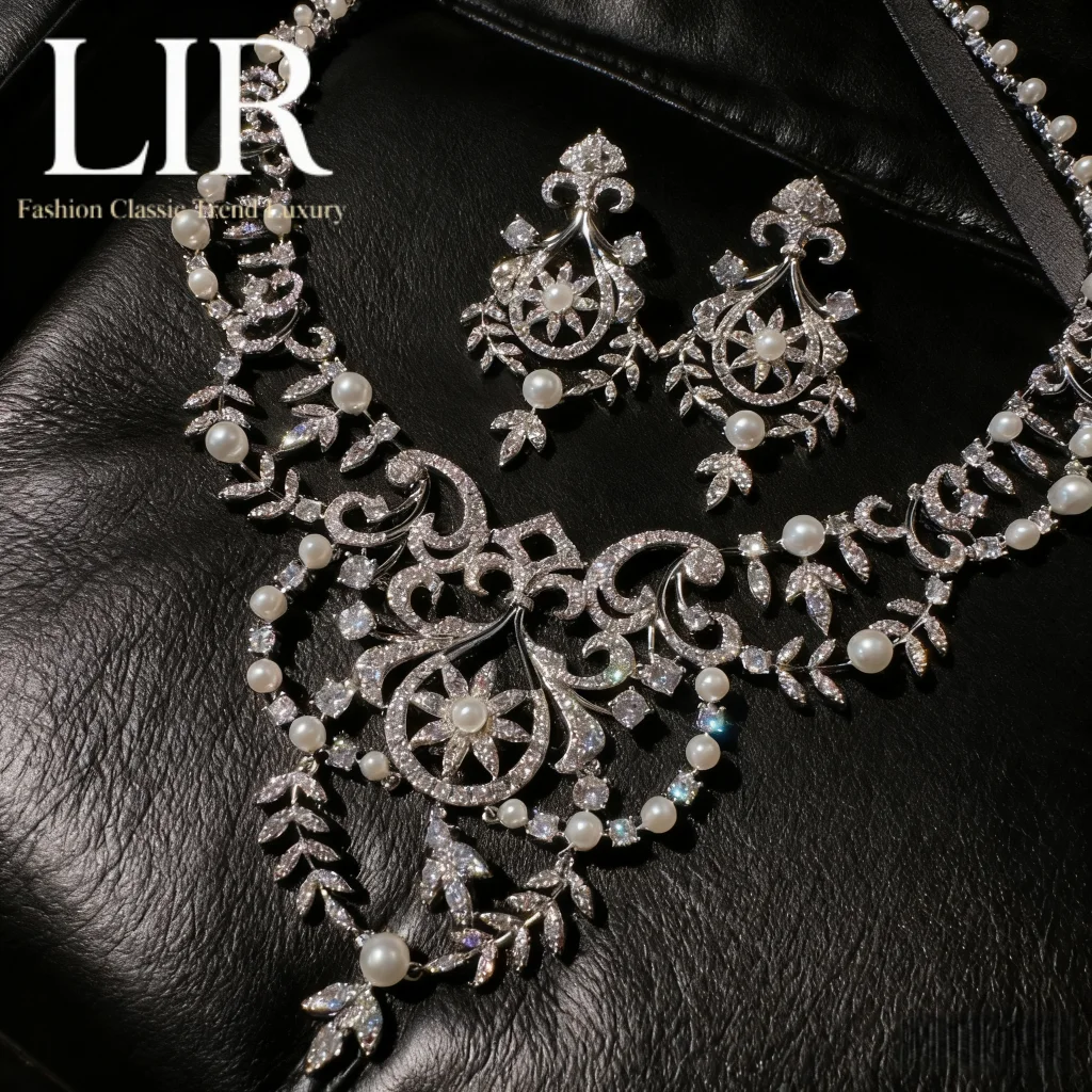 

Женский комплект ювелирных изделий на заказ LIR: ожерелье с австрийской короной и драгоценными камнями, блестящие резные серьги с жемчугом из пшеничного уха и циркона
