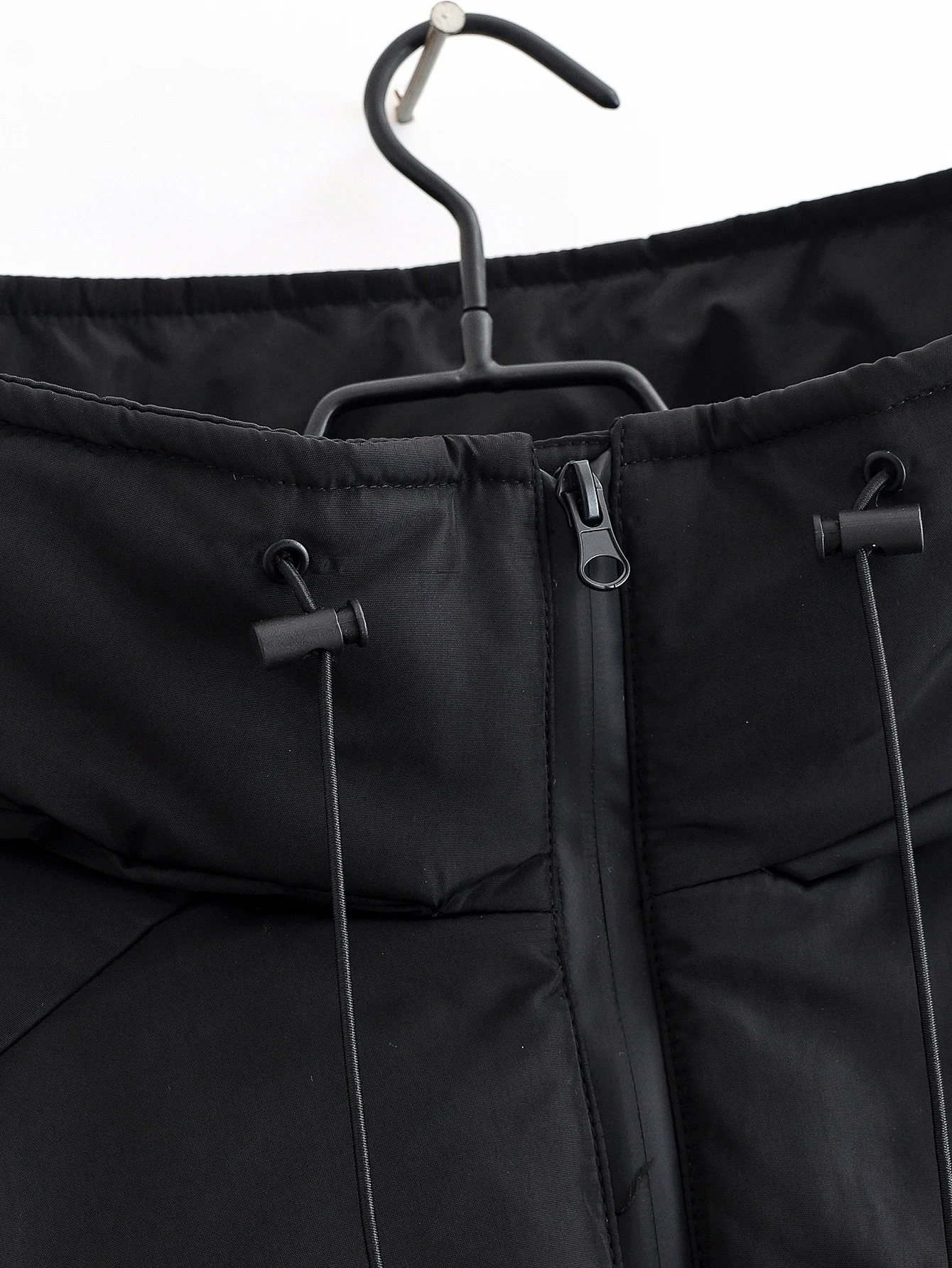 Estilo europeu e americano 2025 outono e inverno novas roupas femininas viajando versátil estilo urbano jaqueta de algodão com capuz