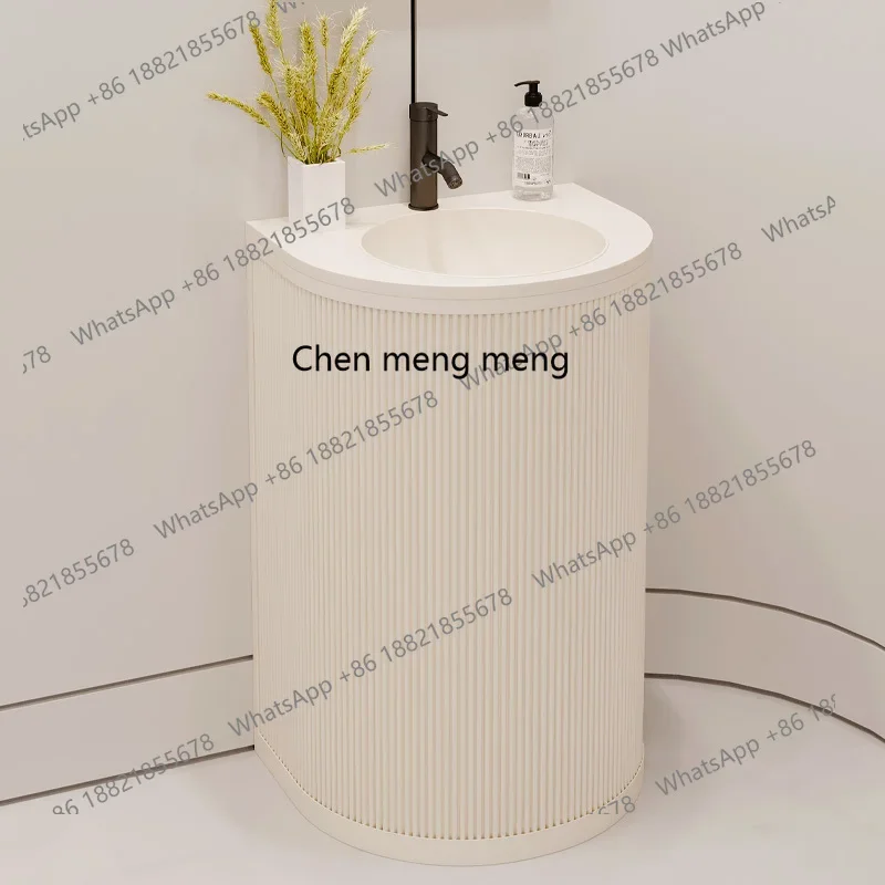 X  Commercial bathroom, creative integrated washbasin, floor-to-ceiling column washbasin