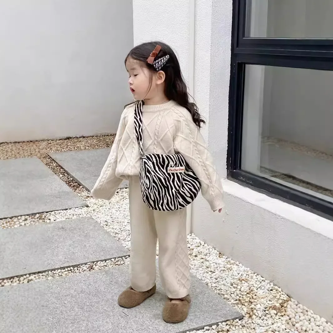 Girls Suit 2024 Autumn New Childrens Wear Korean Style Baby Girl Fashion Retro Twisted Yarn Knitting Two-piece Set Casual