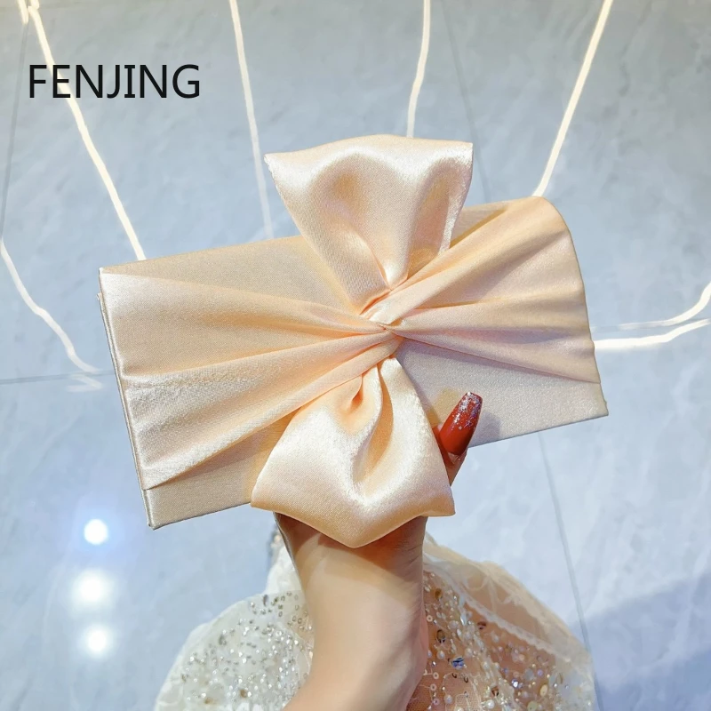 

Retro Apricot Cute Bow Small Clutches Handbags Women's Evening Bags Prom Party Chain Shoulder Bag Crossbody for Women Dinner Bag