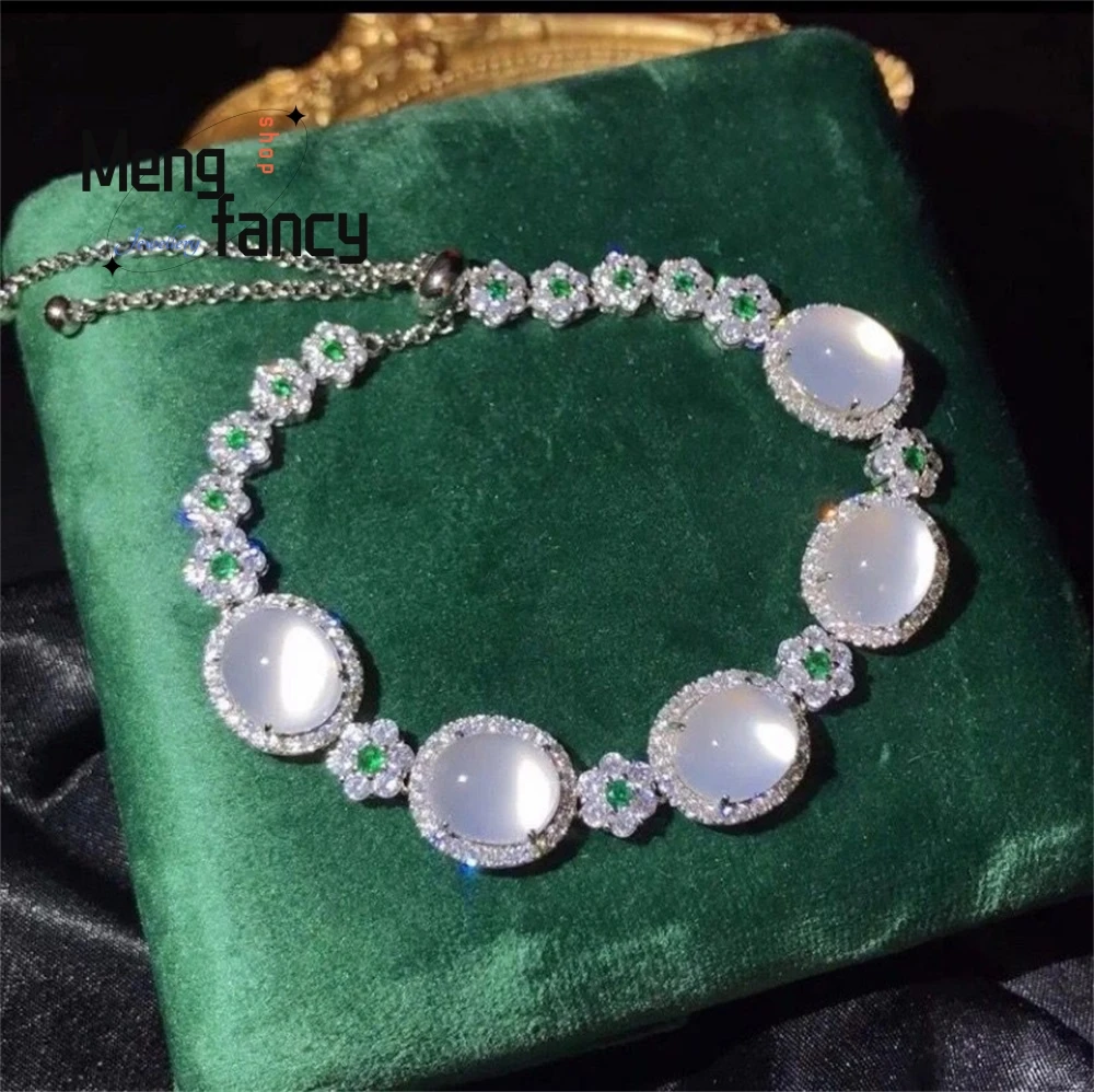 

A Women's Bracelet Made Of Natural Gemstones, Silver-Plated And Set With High Ice Jade, Adorned With Diamond Powder, Agate White