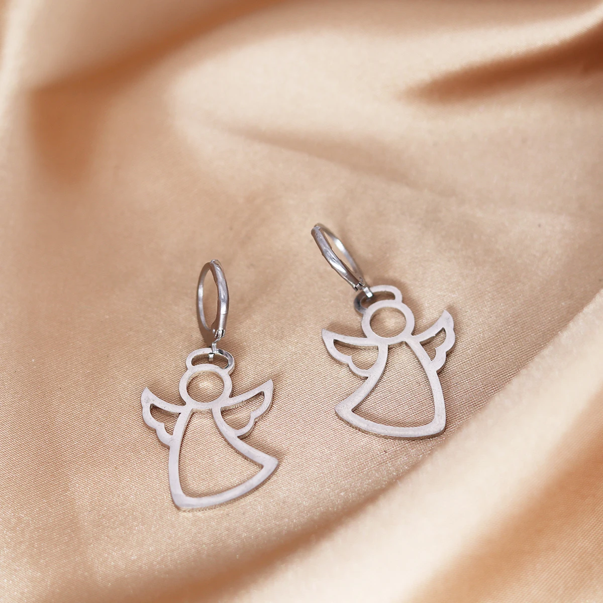 CHENGXUN Hollow Flying Bird Earrings Animal Pendant Hoop Earring Simple Jewelry Birthday Party Gifts for Women Men