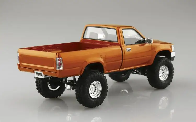 Aoshima Plastic Assembled Car Model 1/24 Scale  RN80 Hilux Long Bed Lifting Up 1995 Model Kit 05802