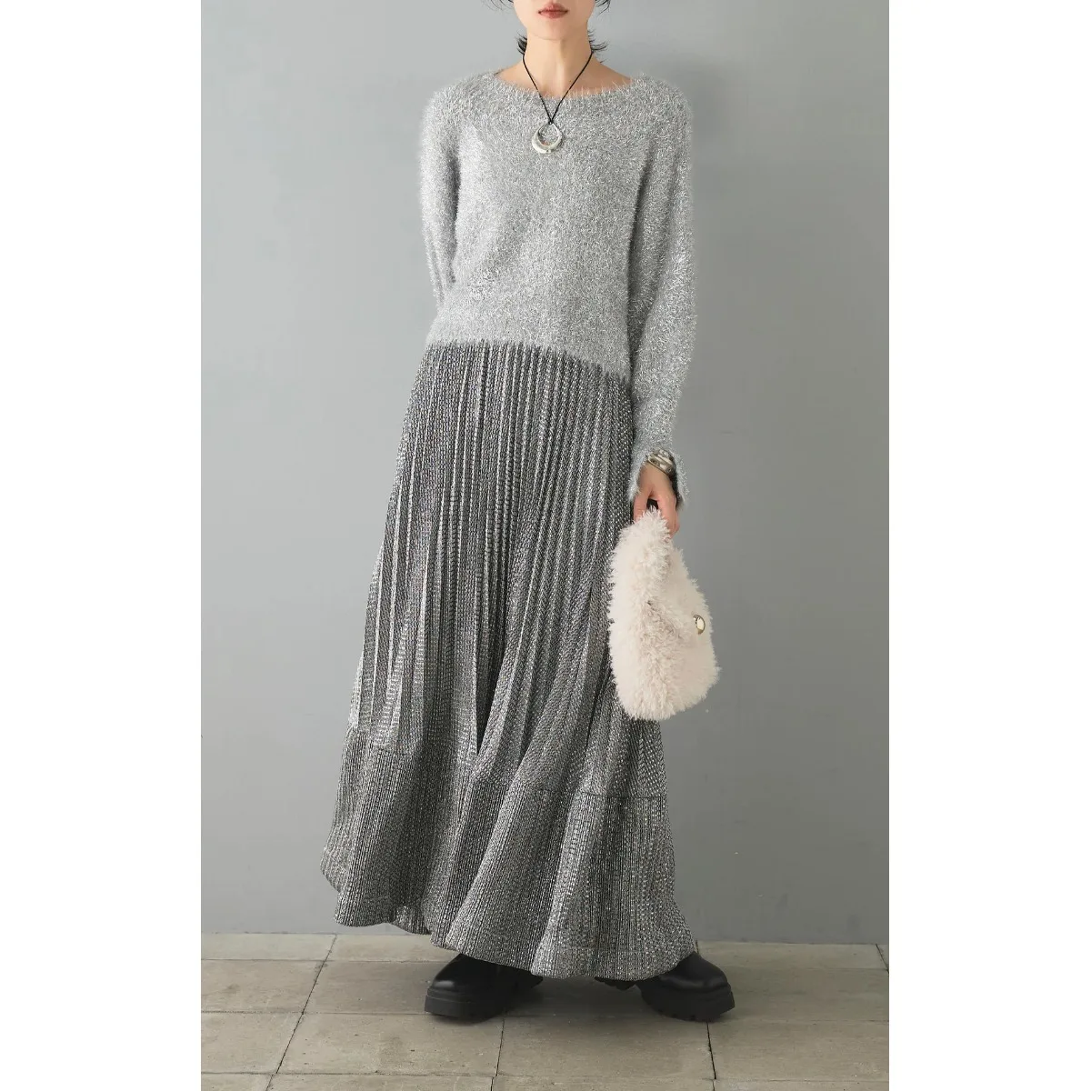 

High-End Metal Texture Women's Pleated Midi Skirt Loose Women's Long Skirts f-length Skirts Faionable Embroidered PVC