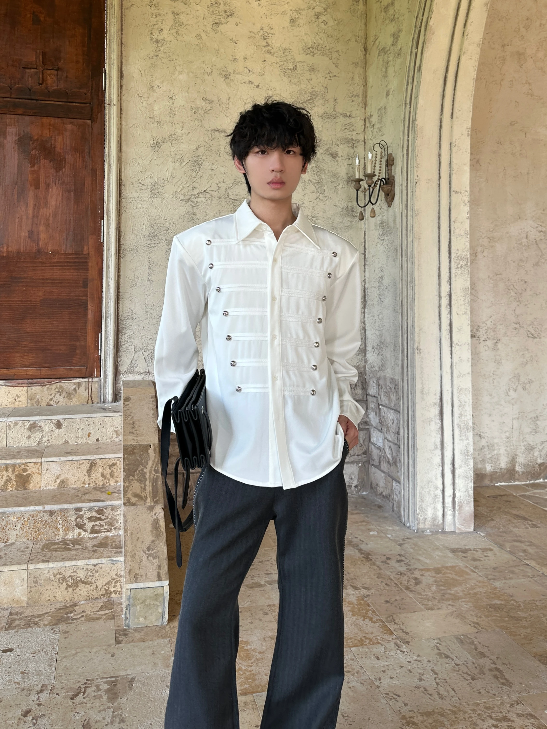 MARTHENTUASR Men's Shirt Wide Shoulder Long Sleeve Craftsmanship Woven Belt Design Napoleon Metal Buckle Loose Fit Fashion